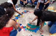 Un abbraccio di resistenza